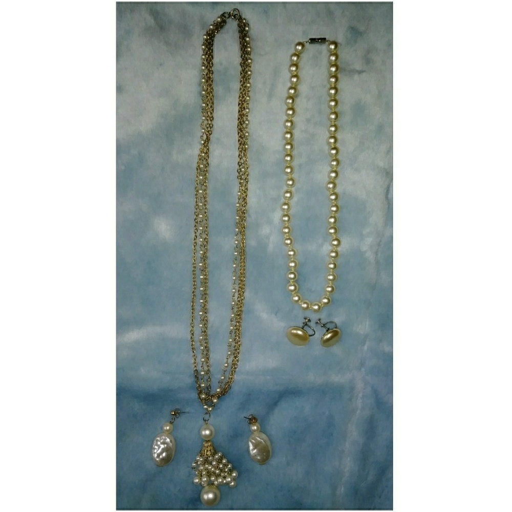 🌼2 Faux Pearl Necklaces + 2 Pair Earrings